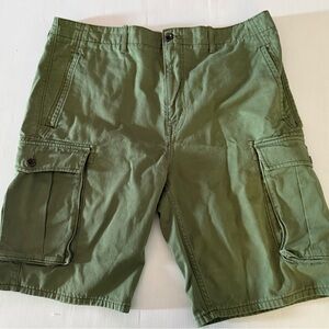 Levis Shorts Mens 38 Green Cargo Military Baggy Travel Beach Boating Hiking Camp